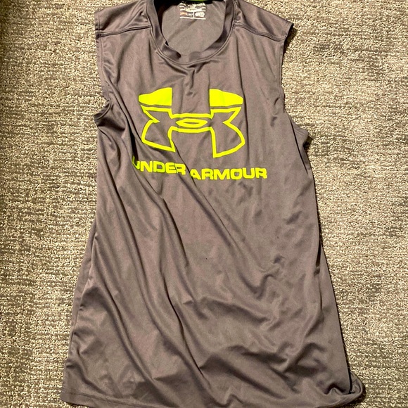 Sleeveless under armour shirt - Picture 1 of 1
